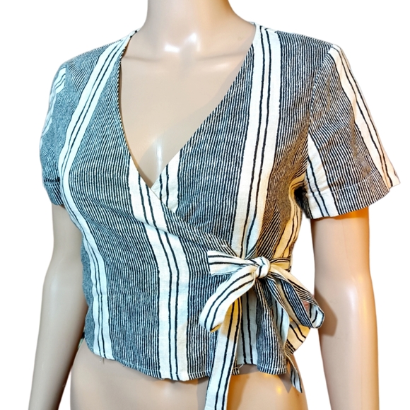 Urban Outfitters | Striped Wrap Tie-Front Crop Top | Women's Small - Picture 3 of 8